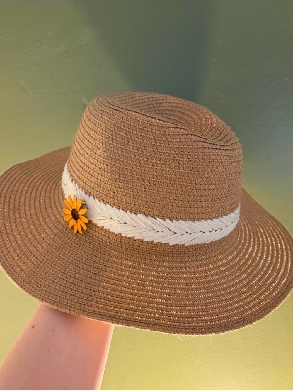 Tan Straw Sun Hat with White Braid and Yellow Daisy Pin